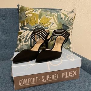 NIB LifeStride Sanya Black Kitten Heels